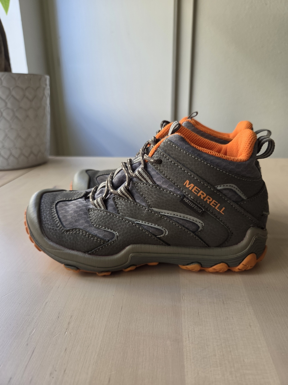 Merrell Chameleon 7 Access Boots Boys Size 1.5 M Brown Orange Waterproof Hiking